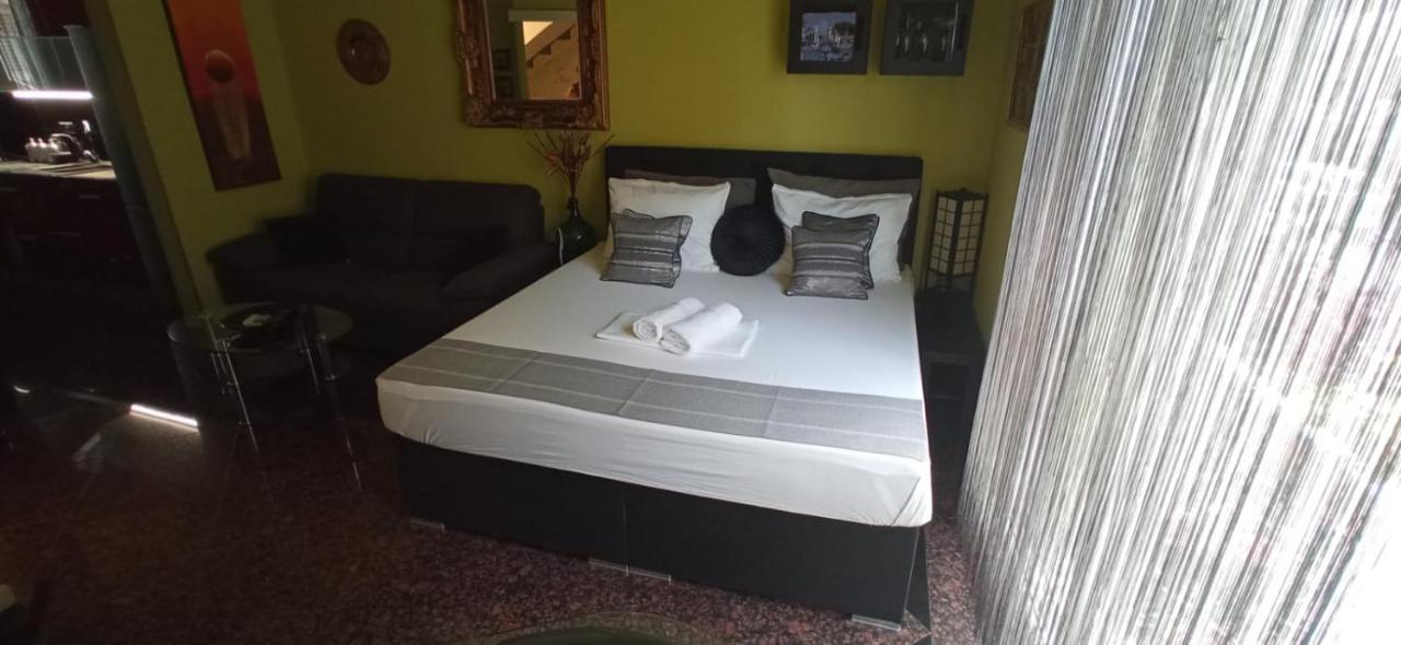 Luxury Kyara Centre Netflix Apartment *