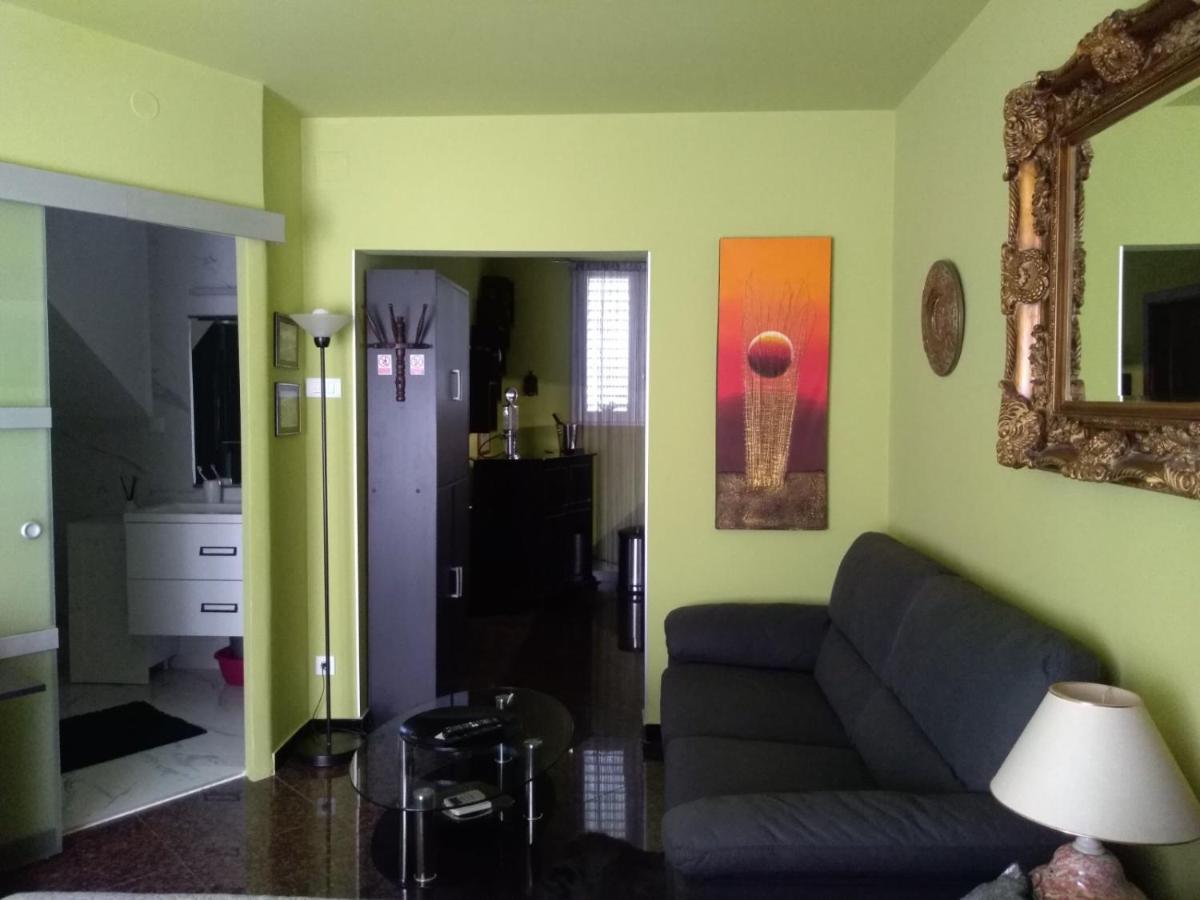 Luxury Kyara Centre Netflix